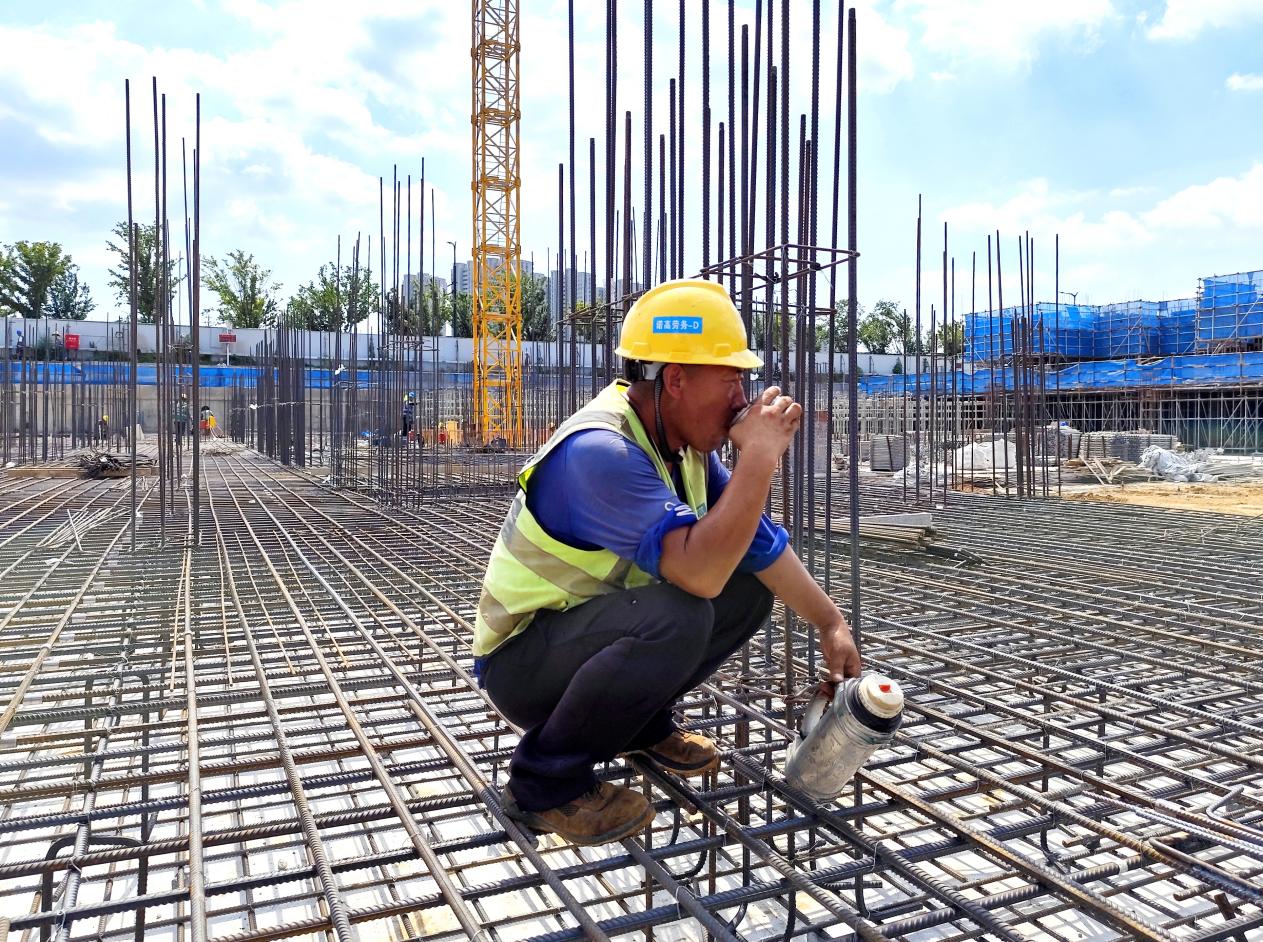 20240806022354791 火热江北丨城市建设者:用汗水“筑”就城市之美